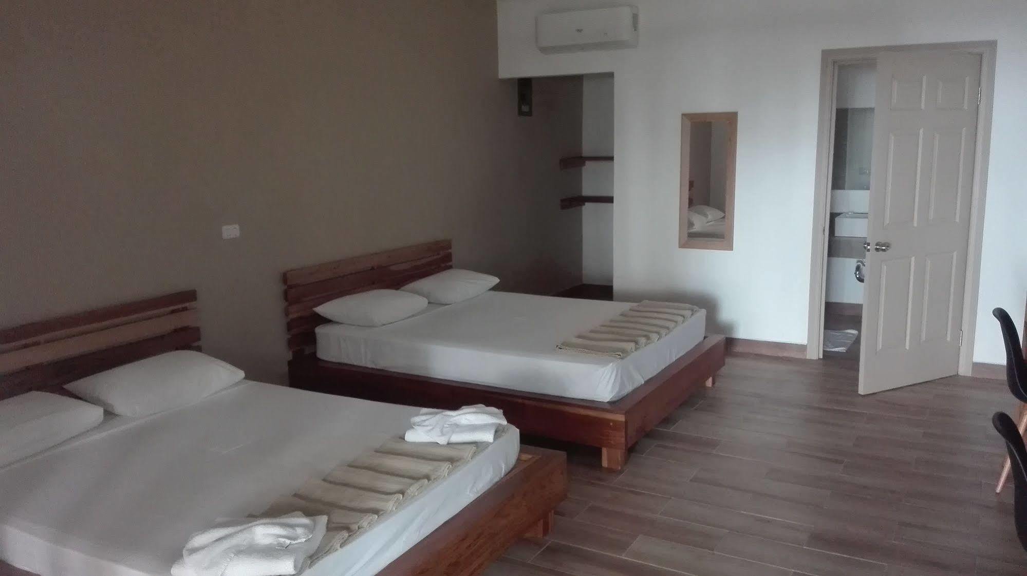 Cahuita Inn 外观 照片